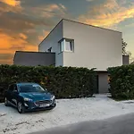 Villa Aida - 4 Bedroom Luxury Villa With Large Private Pool 4K Projector And Jacuzzi