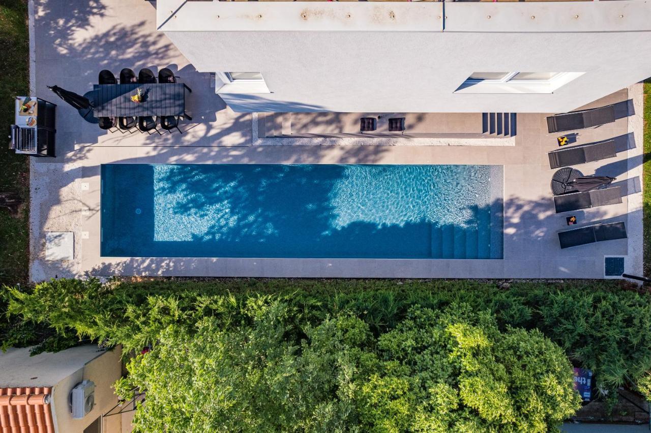 Vila Aida - 4 Bedroom Luxury With Large Private Pool 4k Projector And Jacuzzi Pula