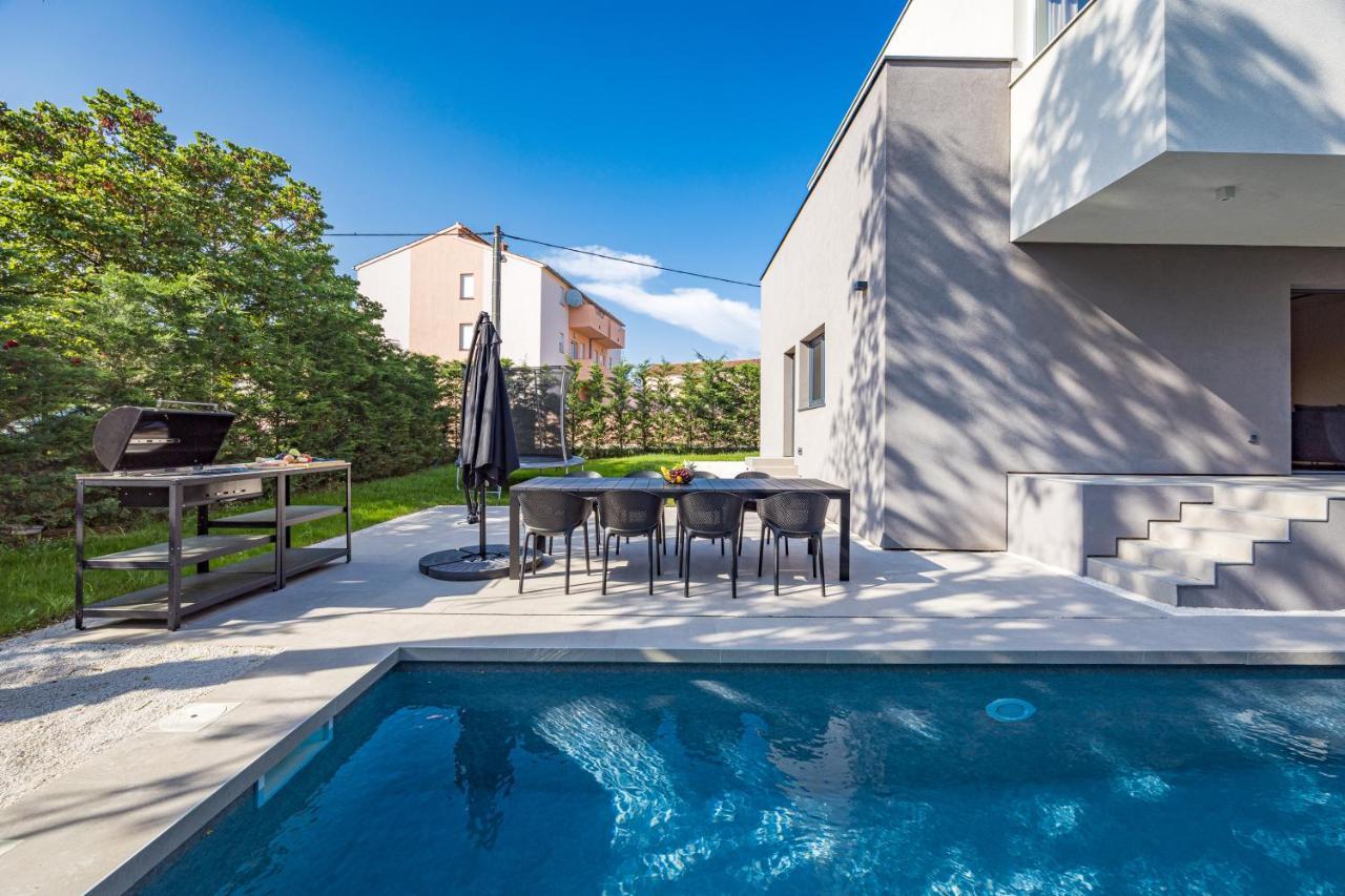 Vila Aida - 4 Bedroom Luxury With Large Private Pool 4k Projector And Jacuzzi