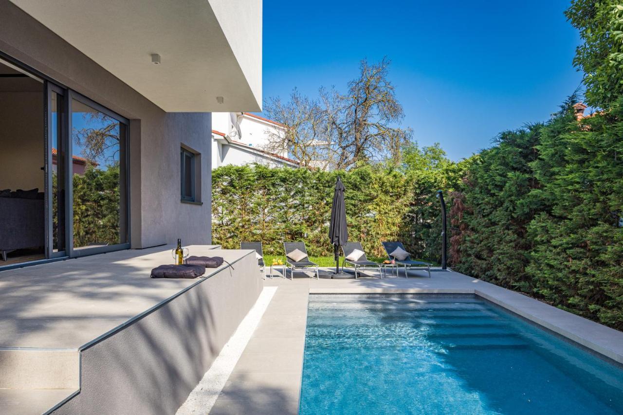 Aida - 4 Bedroom Luxury With Large Private Pool 4k Projector And Jacuzzi Vila Pula